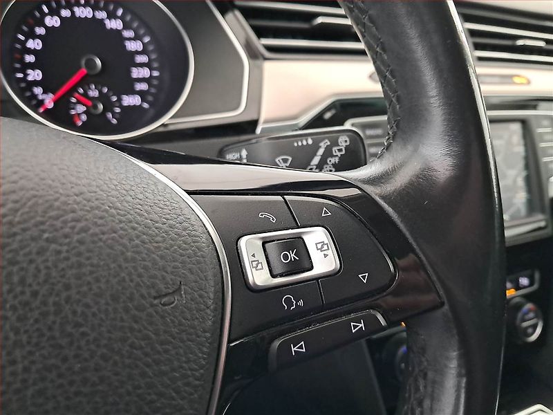 Volkswagen Passat (2014) Highline 2.0 TDI, Kůže, Navi - fotka 18 z 19