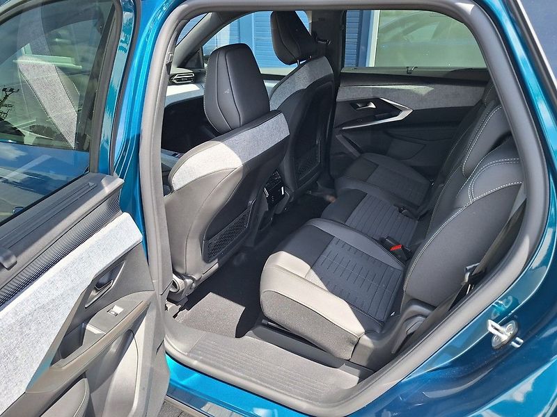 Peugeot 5008 (2026) GT Hybrid 145 e-DCS6 SUMMER B - fotka 13 z 18