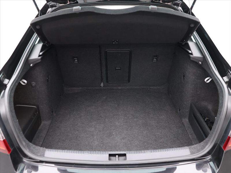 Škoda Octavia 2,0 TSI 140kW DSG Style CZ - fotka 10 z 33