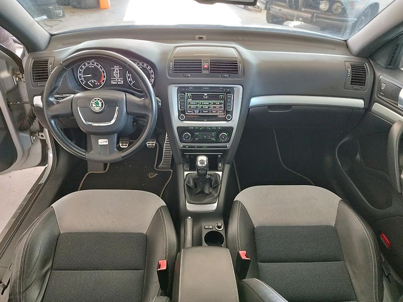 Škoda Octavia (2009) RS 2,0TDi 125 LED ALU SERVISKA - fotka 22 z 38