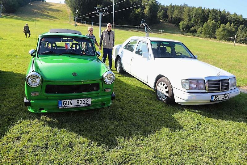V Dolním Podluží si dali sraz majitelé strojů z dob budování socialismu.