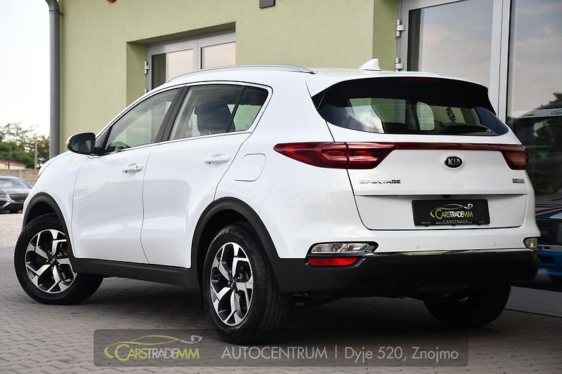 Kia Sportage 1.6CRDi NAVI KAMERA CARPLAY - fotka 3 z 38