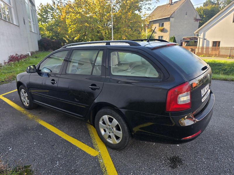 Škoda Octavia (2011) 2 face 2.0 TDi 103kw DSG - fotka 5 z 15
