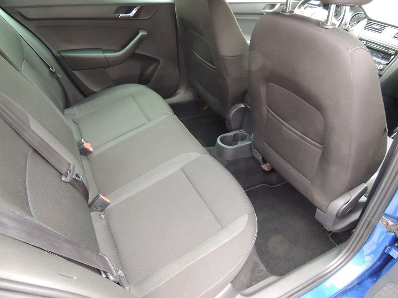 Škoda Rapid (2014) 1.2TSi,77kw,dobrá výbava,xenon - fotka 34 z 45