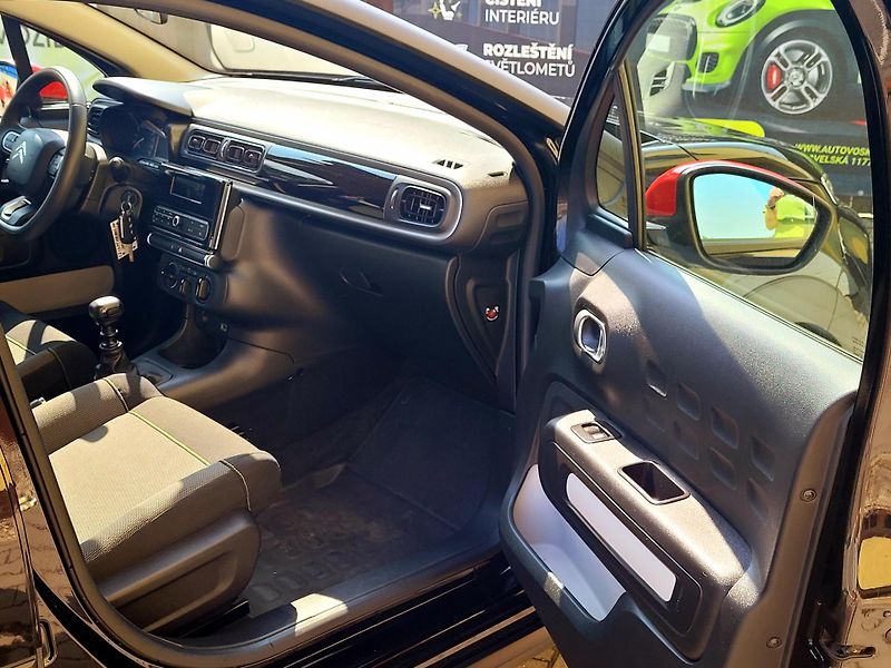 Citroën C3 1,2 110k Feel *SERV.KNIHA*   - fotka 23 z 44