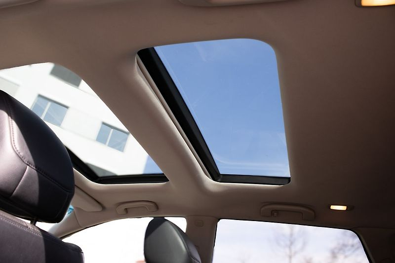 Nissan Murano Bez investic, servisované. - fotka 37 z 47