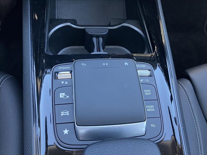 Mercedes-Benz Třídy B 1,3 Distronic Pano CarPlay - fotka 16 z 23