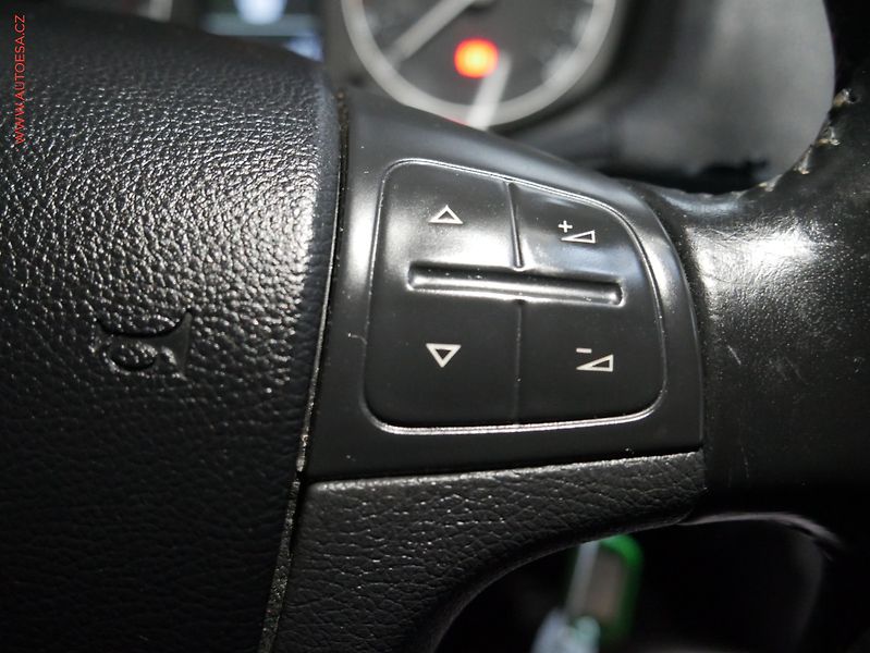 Škoda Octavia (2007) 2.0 TDi 4x4, Navi, bixen - fotka 15 z 20