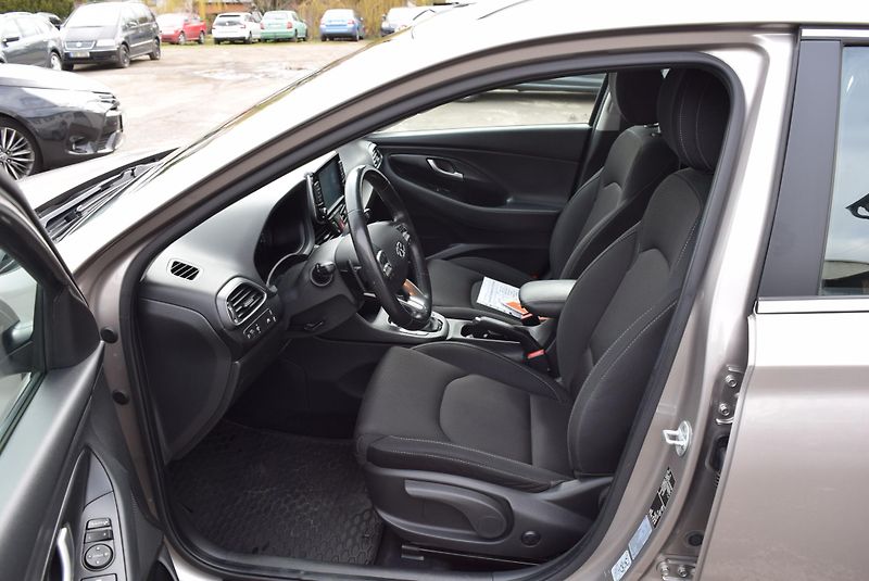 Hyundai i30 (2021) 1.6CRDi 85kw STYLE 7°AUTOMAT - fotka 21 z 49