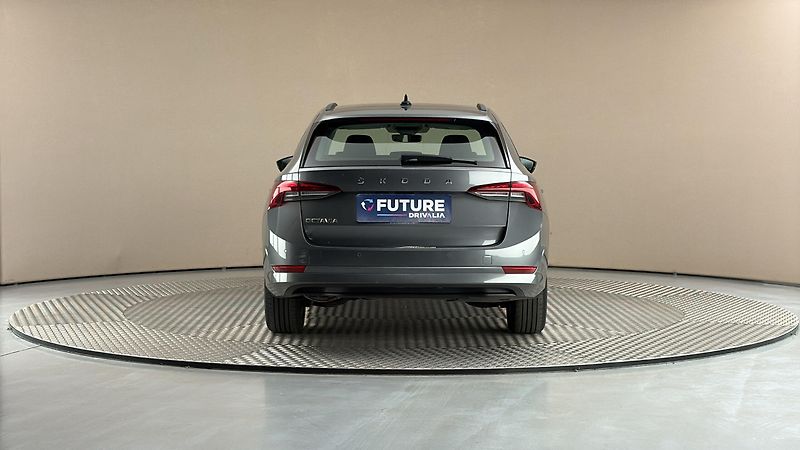 Škoda Octavia 2.0 TDI DSG Ambition Combi - fotka 5 z 25