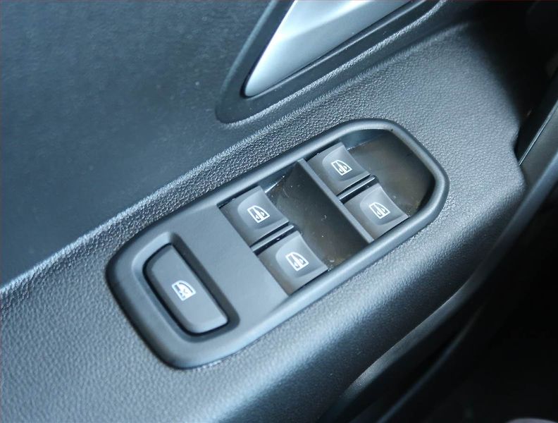 Dacia Duster (2024) Comfort 1.0 TCe, LPG, Tempomat - fotka 15 z 17