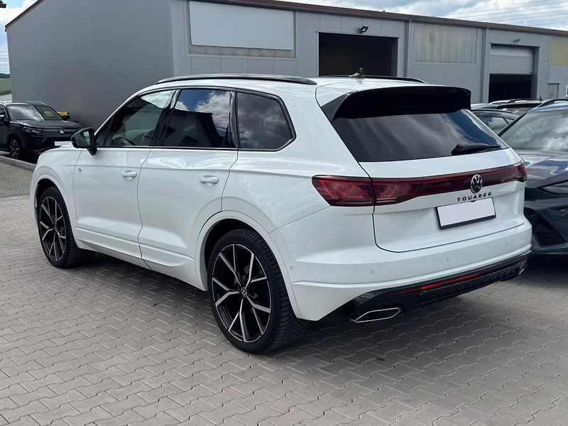 Volkswagen Touareg TDI 210kW R-Line Pano HuD DYN - fotka 7 z 28