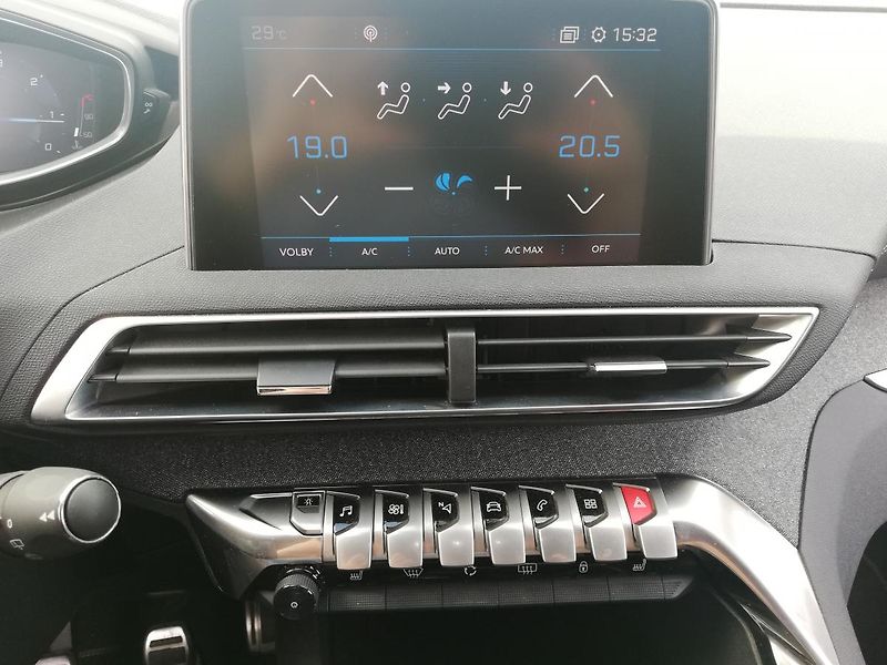 Peugeot 3008 (2017) GT-Line 2,0 bHDi 150k MAN6 - fotka 18 z 23