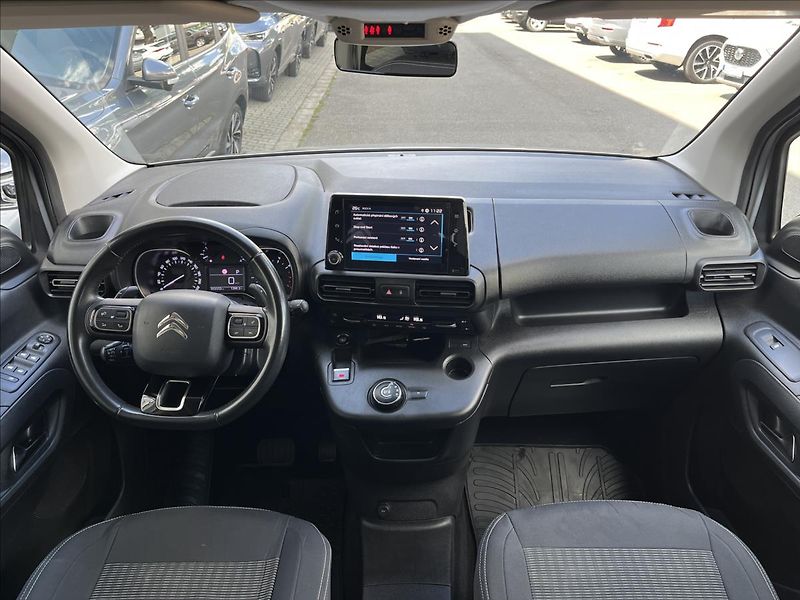 Citroën Berlingo 1,5 BlueHDi  EAT8 SHINE PROFI+ - fotka 10 z 22