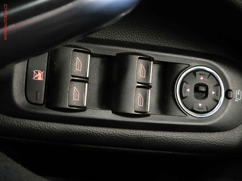 Ford Mondeo (2010) 2.0i, ČR, AT, xenon, autoAC - fotka 14 z 20