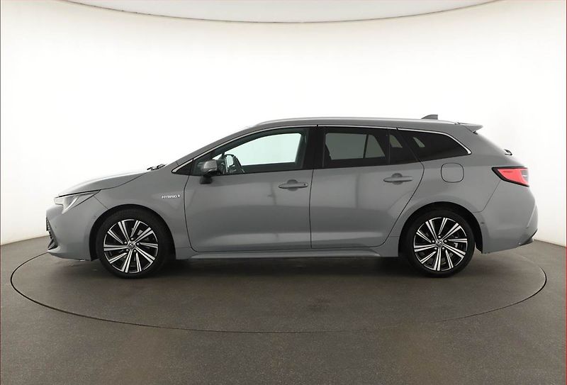 Toyota Corolla (2021) 2.0 Hybrid, Automat - fotka 3 z 16