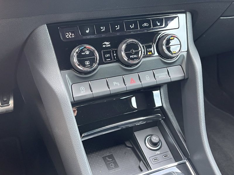 Škoda Karoq (2023) 1.5 TSI 110kW Sportline DSG - fotka 13 z 35