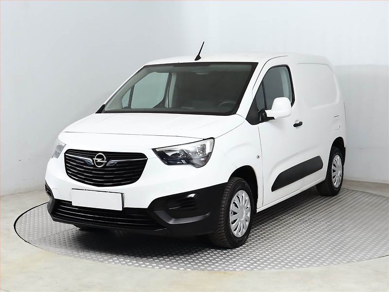 Opel Combo (2020) 1.6 CDTI, ČR, DPH - fotka 2 z 13