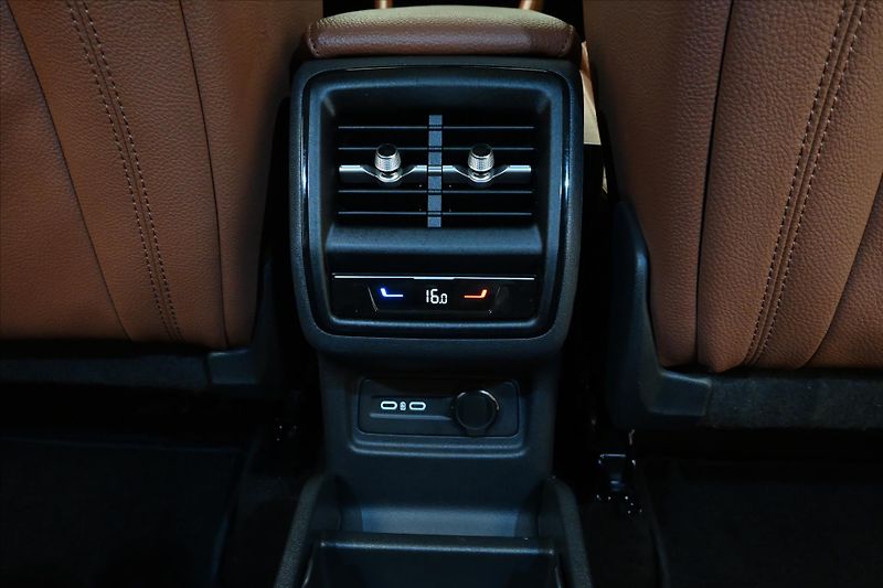 Škoda Kodiaq 2,0 TDI 110kW DSG Selection 7 - fotka 23 z 35