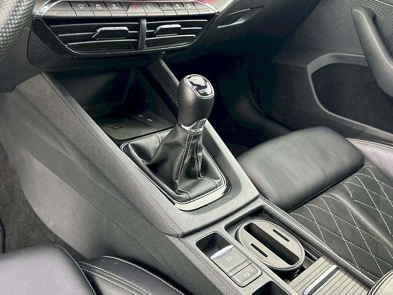 Škoda Octavia (2023) Combi 2.0 TSI 180 kW RS - fotka 26 z 40