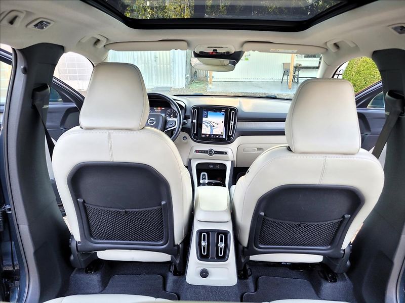 Volvo XC40 zálohováno - fotka 40 z 49