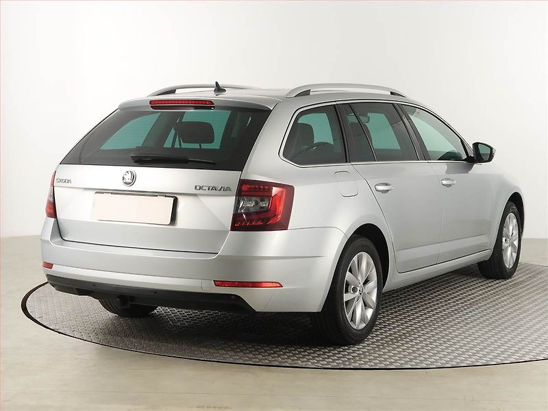 Škoda Octavia (2018) Ambition Plus 2.0 TDI, Automat - fotka 5 z 20