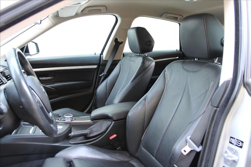 BMW Řada 3 320i GT / xDrive / HUD / 360° - fotka 17 z 49