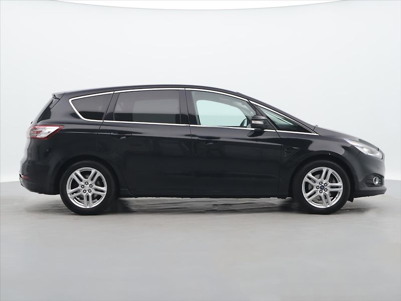 Ford S-MAX 2,0 TDCi Aut. Titanium 7-Míst - fotka 8 z 39