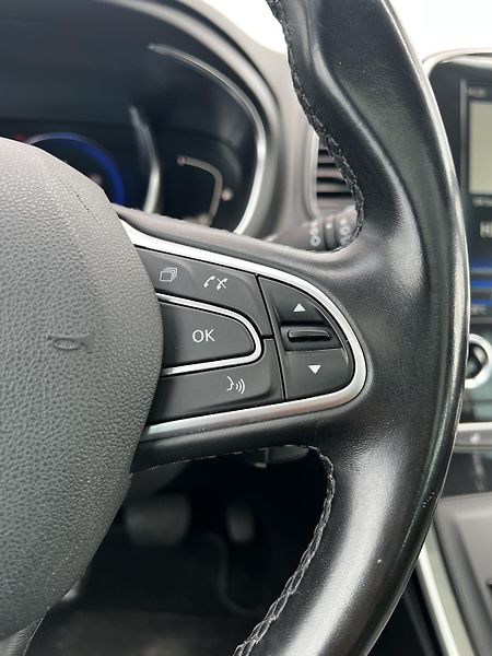 Renault Grand Scénic 1.3TCe 117kW Aut. BOSE LED - fotka 12 z 25