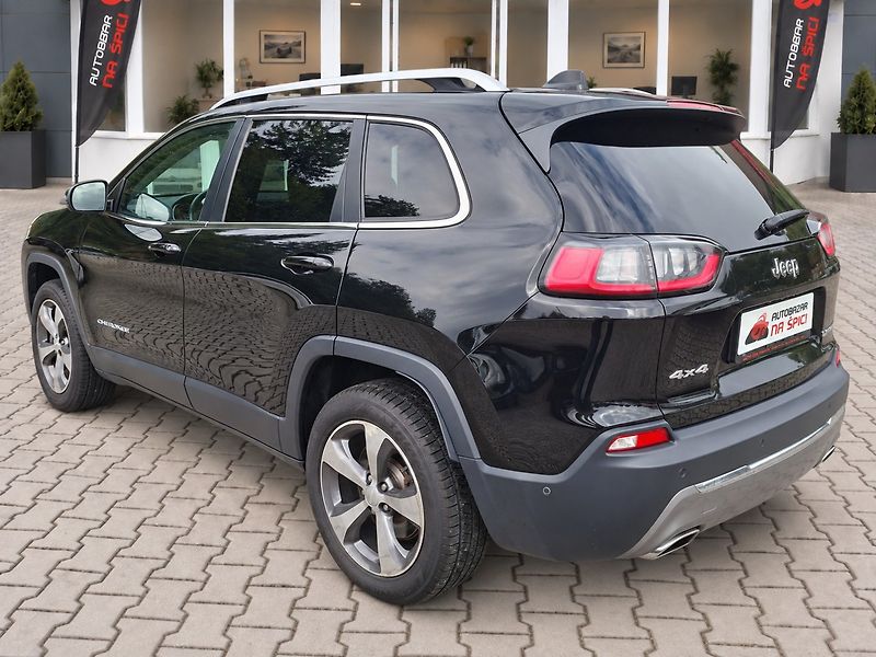 Jeep Cherokee (2019) 2.2M-JET 143kW 4X4 LIMITED - fotka 6 z 43