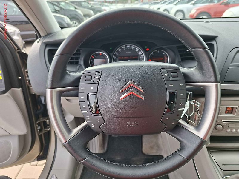 Citroën C5 (2010) 2.0 HDi, 2.maj,ČR, STK4/28 - fotka 15 z 21