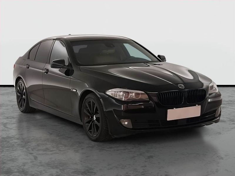 BMW Řada 5 (2010) 530d, Automat, Navi, Xenony - fotografie inzerátu