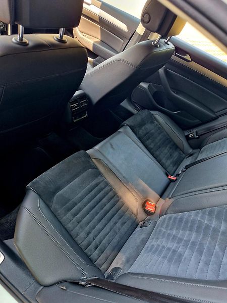 Volkswagen Passat (2016) B8 2.0TDi Highline 140kW - fotka 15 z 19