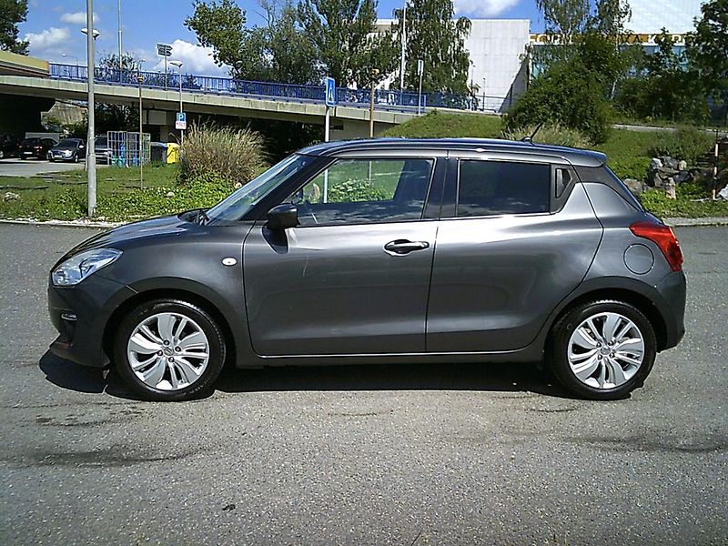 Suzuki Swift (2017) 1.2i KOUPENO ČR,1.MAJITEL - fotka 2 z 13