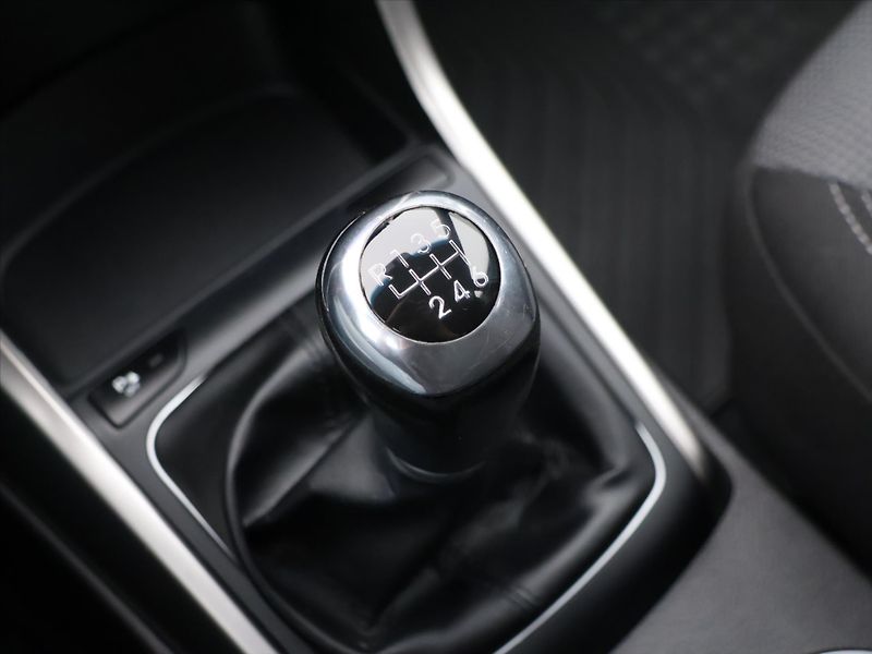 Hyundai i30 1,6 CRDi 81kW CZ Weekend - fotka 29 z 38