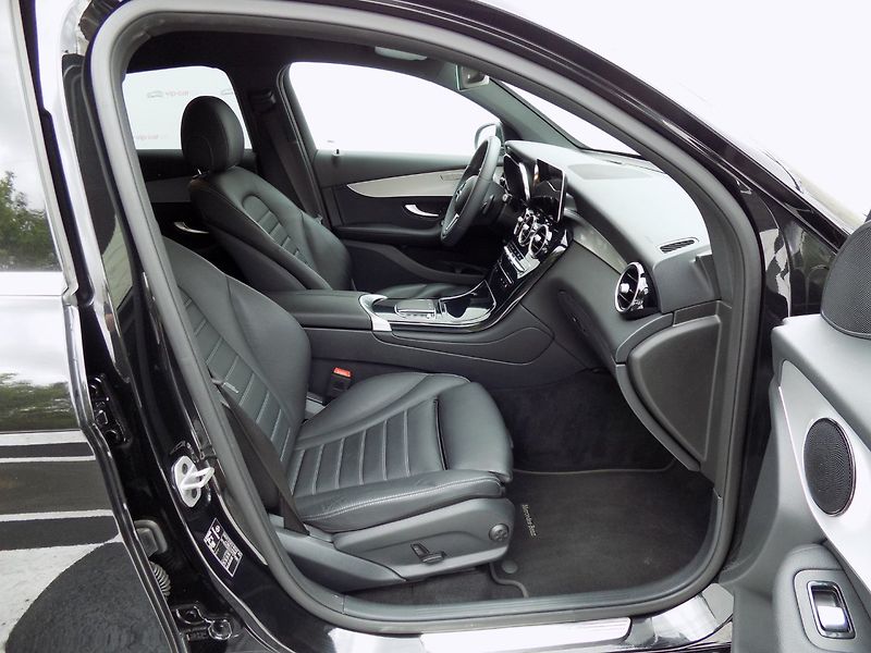 Mercedes-Benz GLC (2021) 400d/Coupé/4-Matic/Full-LED/ - fotka 15 z 43