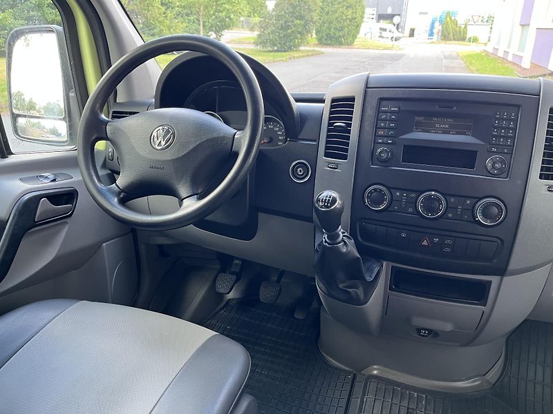 Volkswagen Crafter  2,0 TDI / 8-místný/ kat. M1  - fotka 20 z 25
