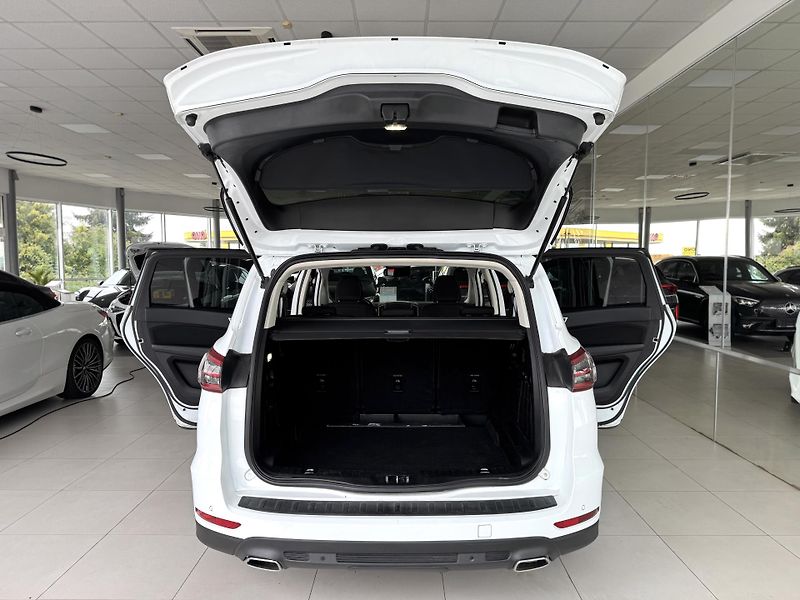 Ford S-MAX 2,0TDCi EB*140kW*AT8*REZERVACE - fotka 33 z 35
