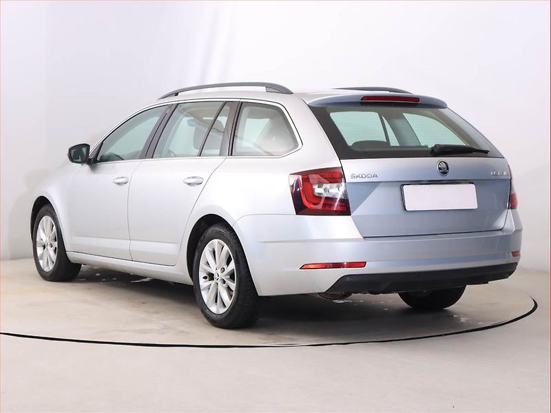 Škoda Octavia (2018) 2.0 TDI, Serv.kniha, Tempomat - fotka 4 z 20