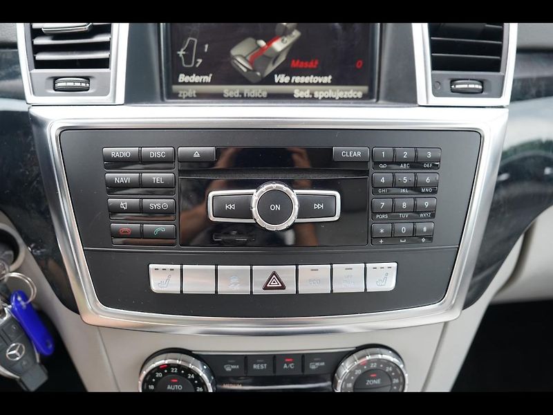 Mercedes-Benz GL 350d, 4Matic, AMG, 7míst, - fotka 44 z 50