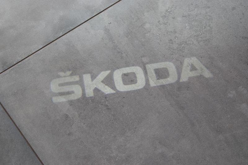 Škoda Karoq 1.5 TSI STYLE*TAŽNÉ*DPH*ČR 1.M - fotka 16 z 44