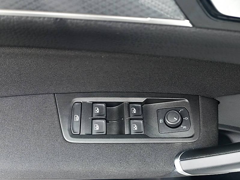 Volkswagen Touran (2021) 1.5TSI 110kW 7míst výhřevy - fotka 10 z 35