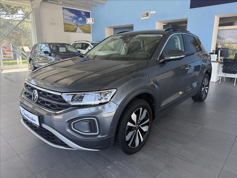 Volkswagen T-Roc 1,0   TSI 85kW,SERVISKA,1.MAJ - fotka 3 z 25