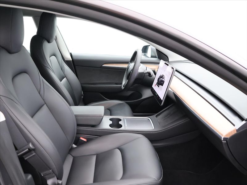Tesla Model 3 Long Range 75kWh AWD sOH 93,2% - fotka 12 z 32