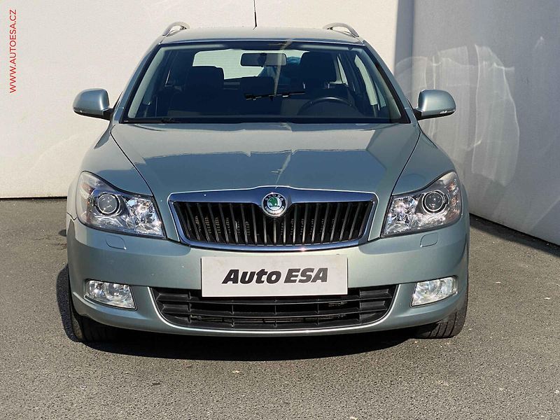 Škoda Octavia (2010) 1.4 TSi, Sport, xenon, +kola - fotka 2 z 18