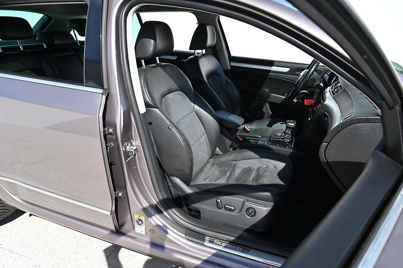 Škoda Superb 2.0TDI 125KW rezervace 3/2011 - fotka 23 z 43