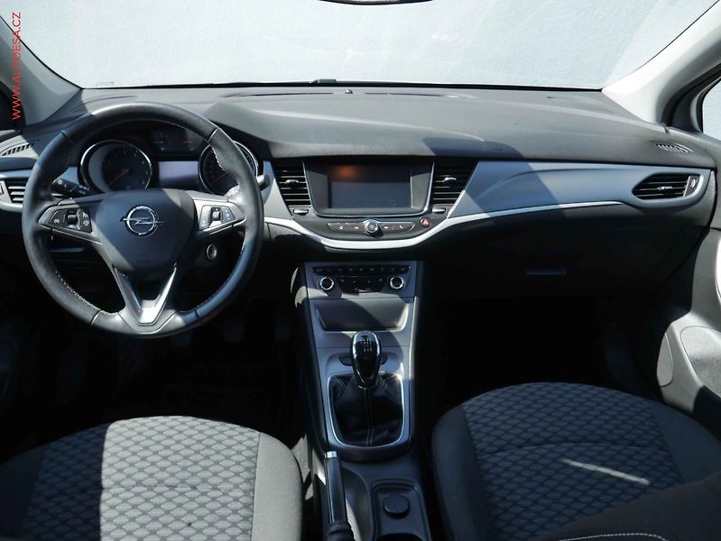Opel Astra (2018) 1.4i, 2.maj,ČR - fotka 8 z 16