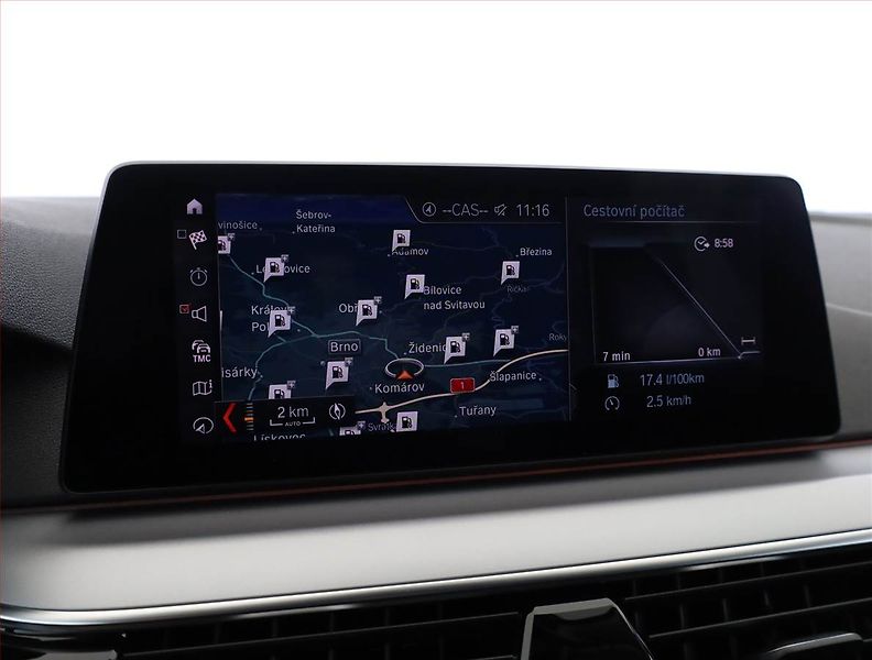 BMW Řada 5 (2019) 530d - fotka 14 z 18