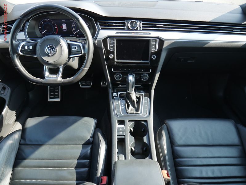 Volkswagen Passat (2017) 2.0TDi, Highline, DSG, LED - fotka 8 z 26