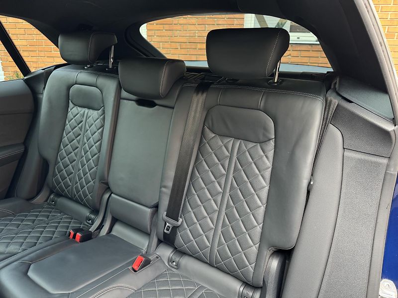 Audi Q8 50TDi-ČR-R22-B&O-NT-TAŽ-MASÁŽ - fotka 32 z 39
